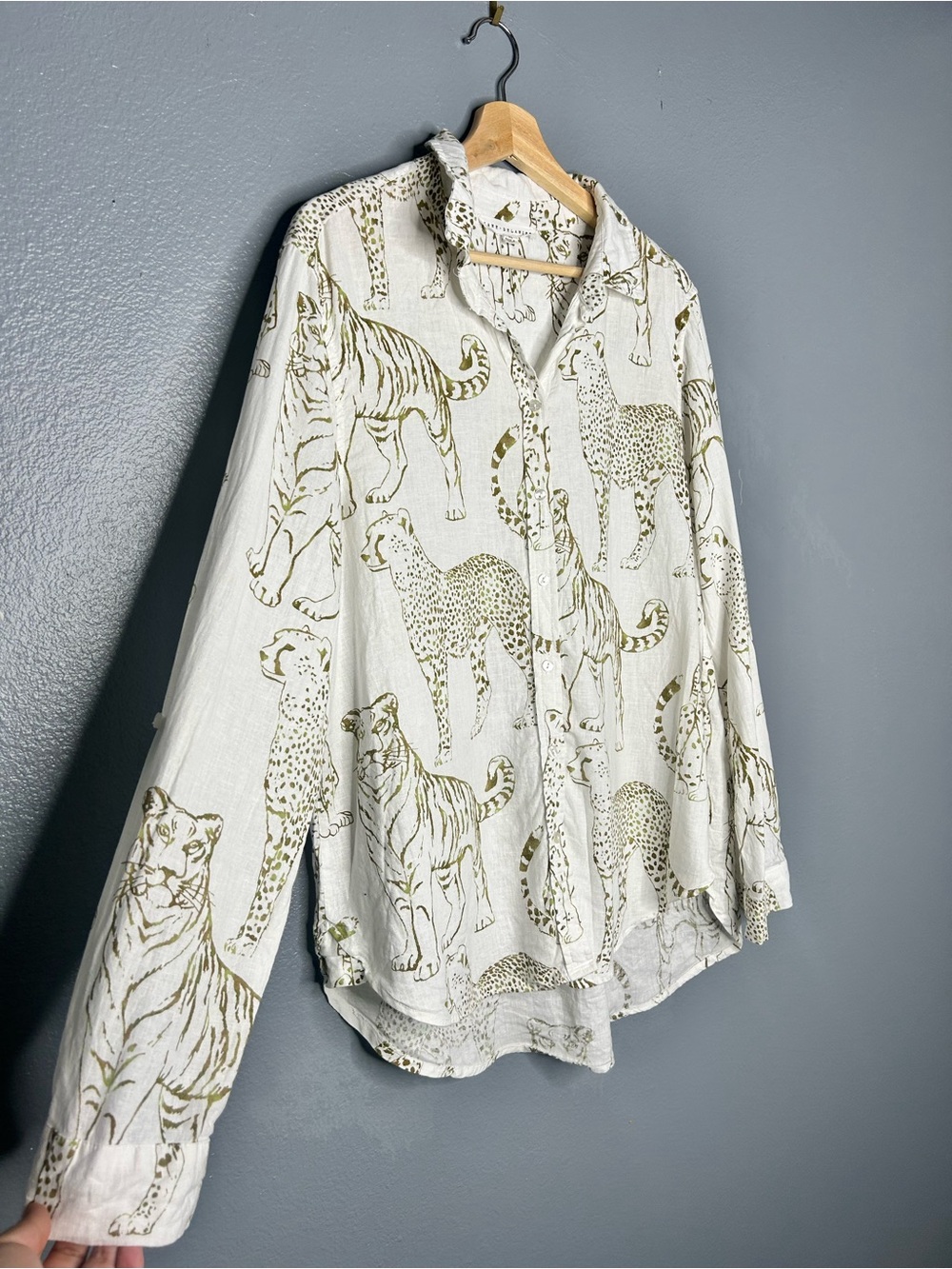 Jane and Delancey Linen Blend White Button-Down Shirt with Olive Tiger Cats XL
